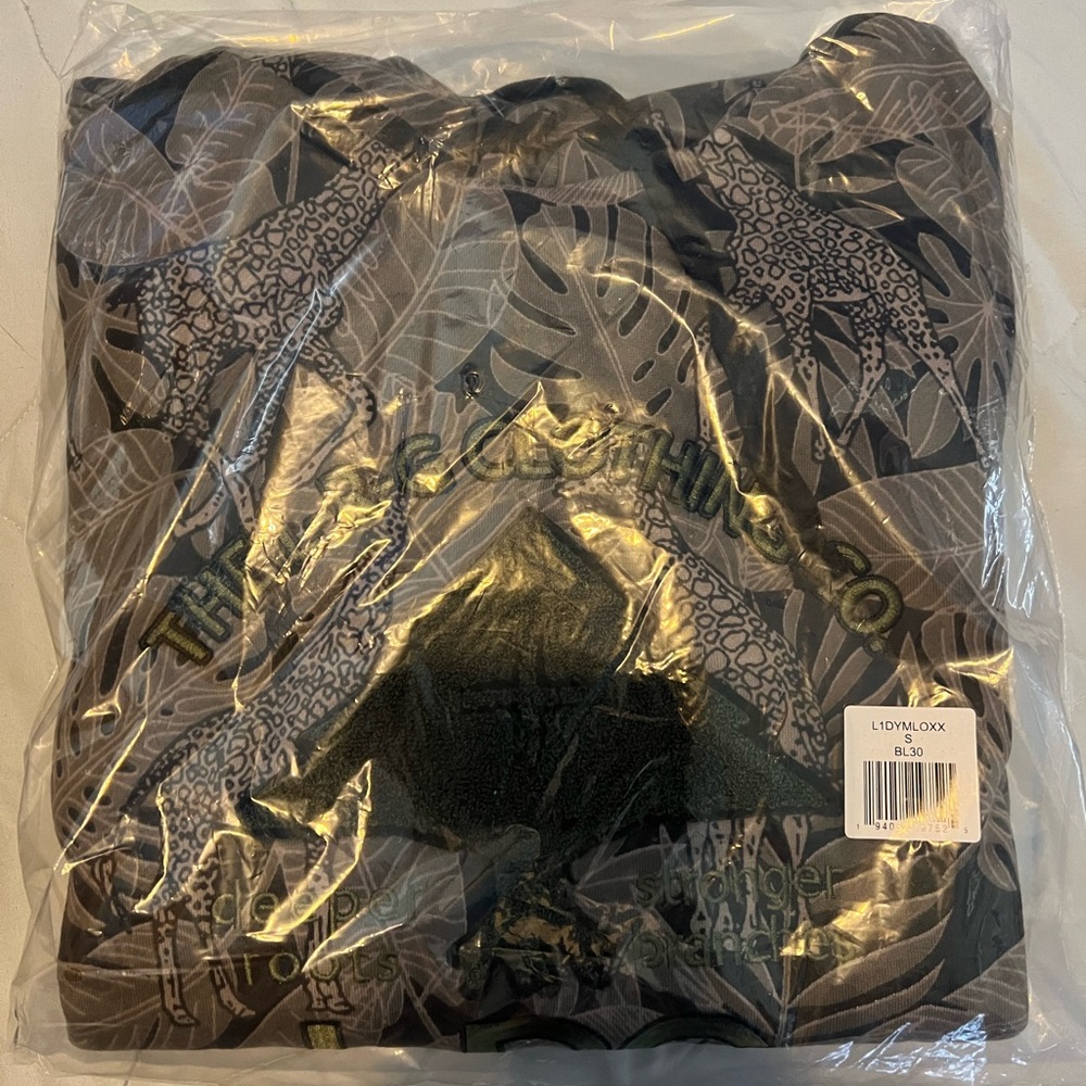 Above the Roots pullover hoodie LRG Small